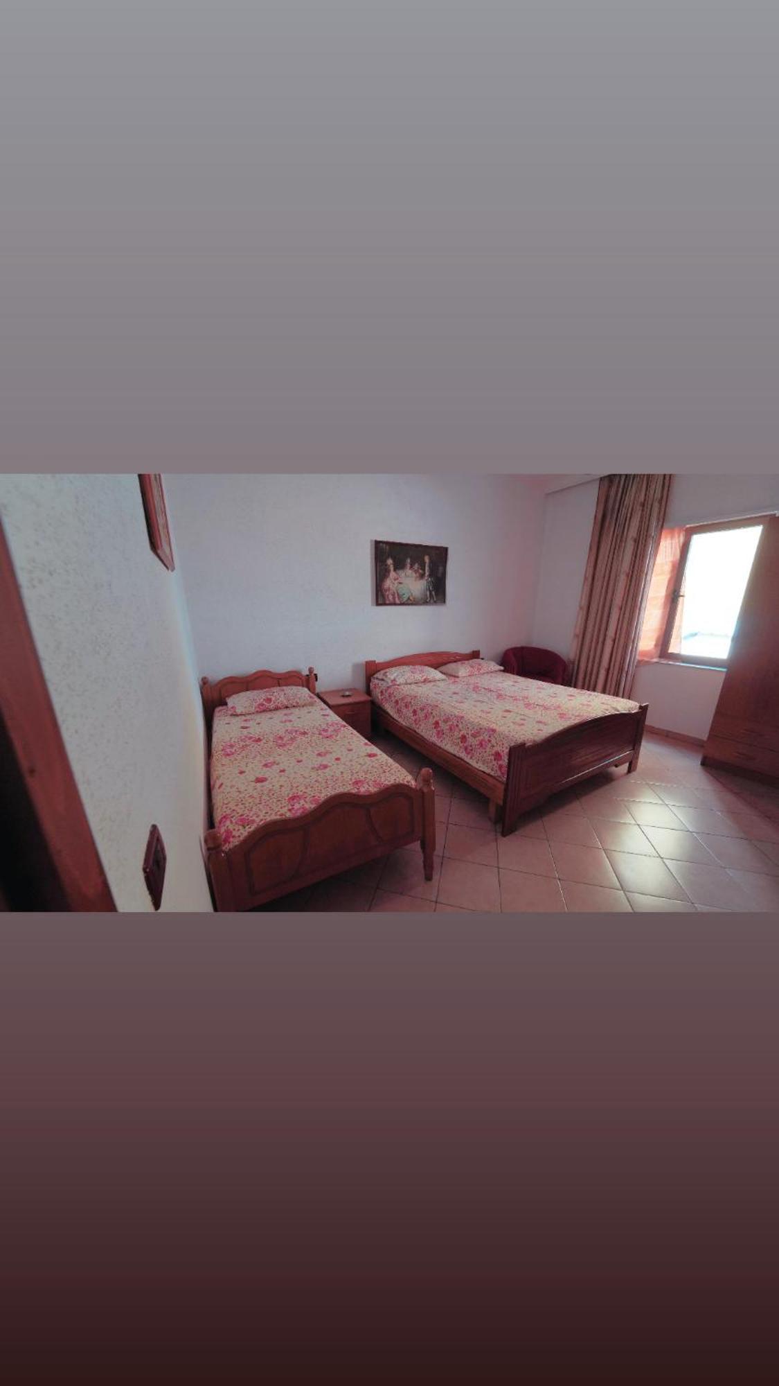 Alen Bar Hotel Тирана Екстер'єр фото